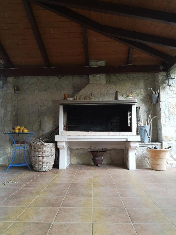 Villa Lena Entire Cottage Kalamaki  Bagian luar foto