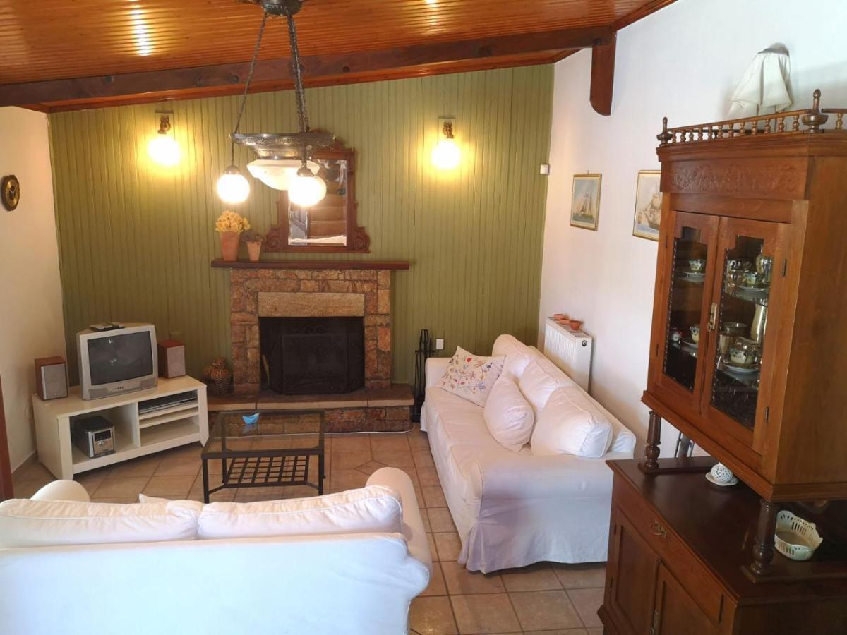 Villa Lena Entire Cottage Kalamaki  Bagian luar foto