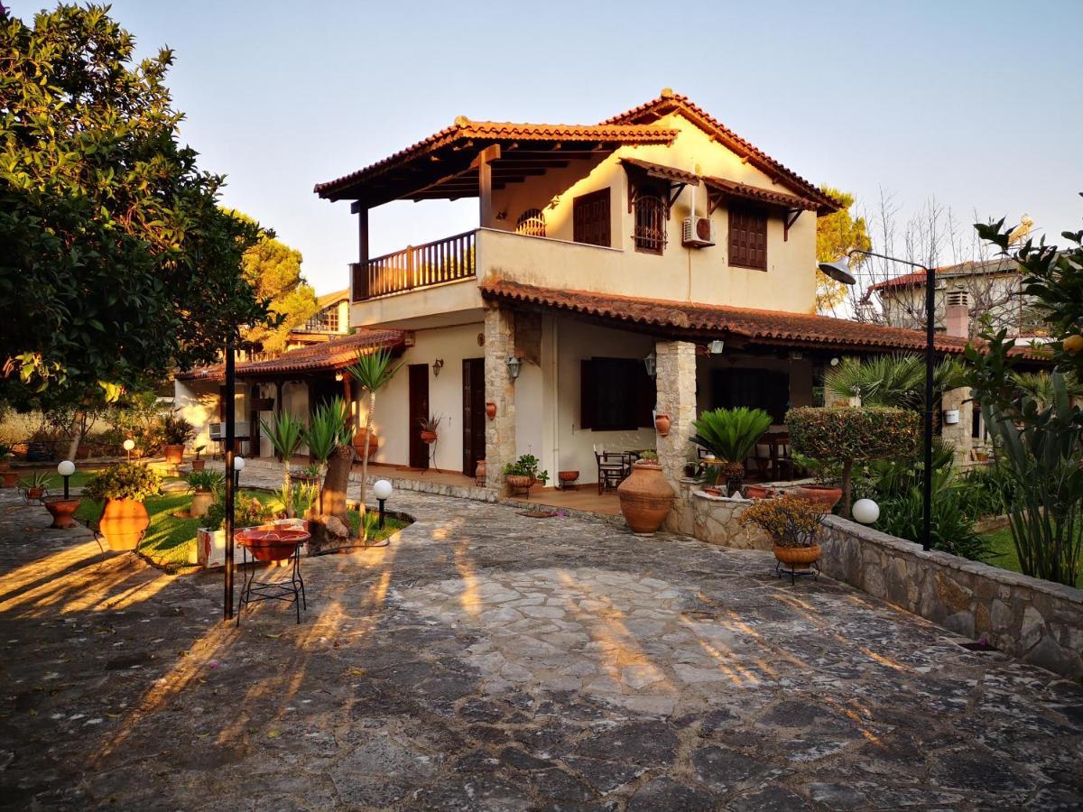 Villa Lena Entire Cottage Kalamaki  Bagian luar foto