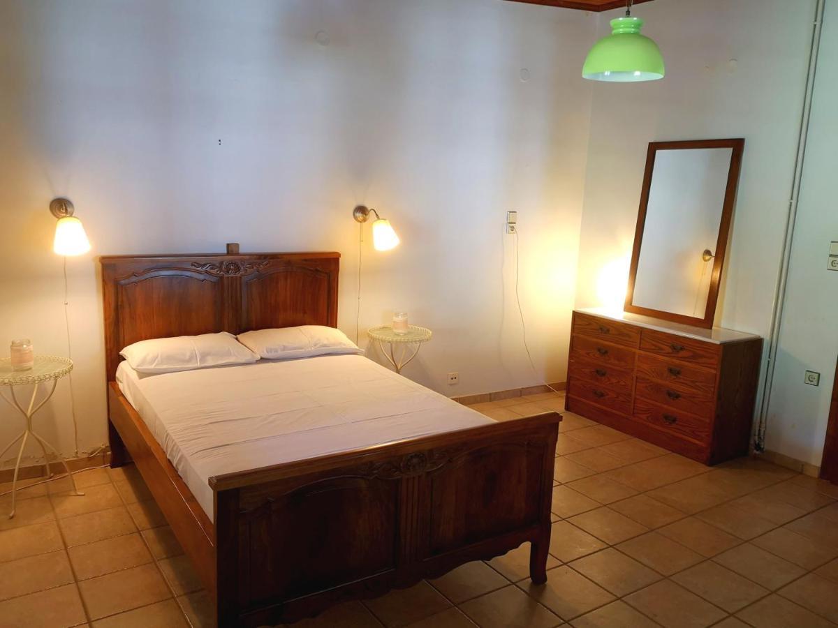 Villa Lena Entire Cottage Kalamaki  Bagian luar foto
