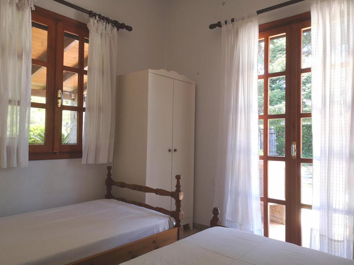Villa Lena Entire Cottage Kalamaki  Bagian luar foto